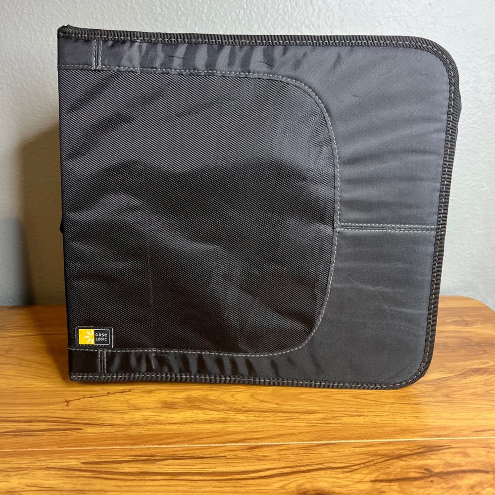 Case Logic CD DVD Storage Binder Large Holds 336 Black Zippered Media Wallet